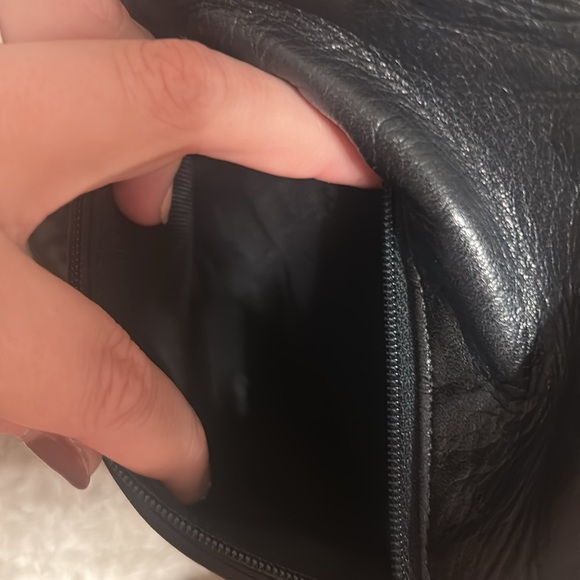 Moschino Black Quilted Leather Shoulder Bag - Picture 5 of 8